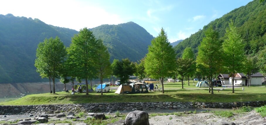 【南砺市】桂湖オートキャンプ場