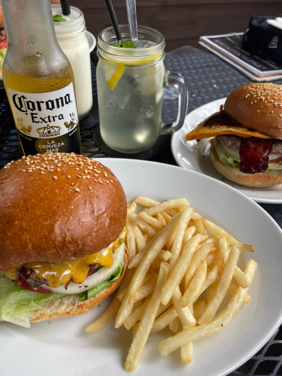 ムースヒルズバーガー|愛犬と楽しめる本格アメリカンバーガーのお店【山梨・犬同伴OK】