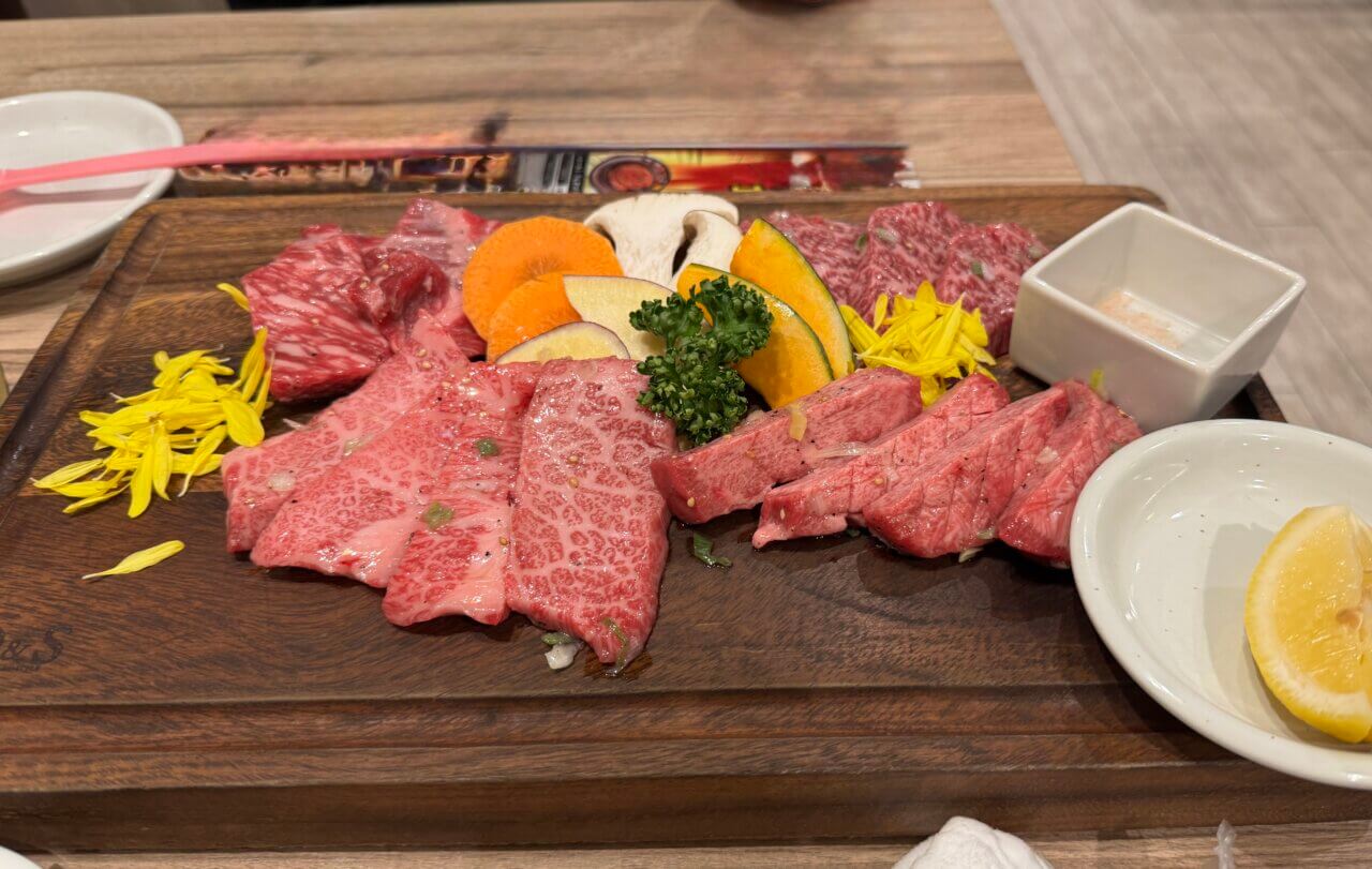 【東京・犬同伴OK】肉菜工房 うしすけ 台場店|愛犬と一緒に店内で焼肉を楽しめる、特別感あふれるペット同伴OKの人気スポット