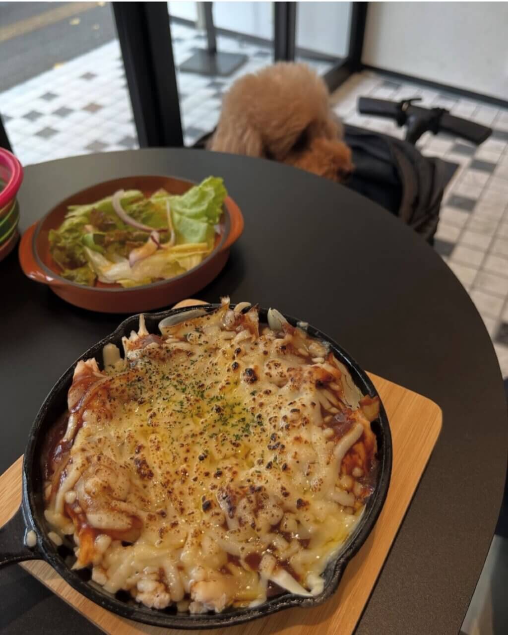 【東京都・犬同伴OK】cafe to bar With|東京都台東区のペット同伴OKカフェバーで、昼はランチやスイーツ、夜はお酒も楽しめるおしゃれスポット