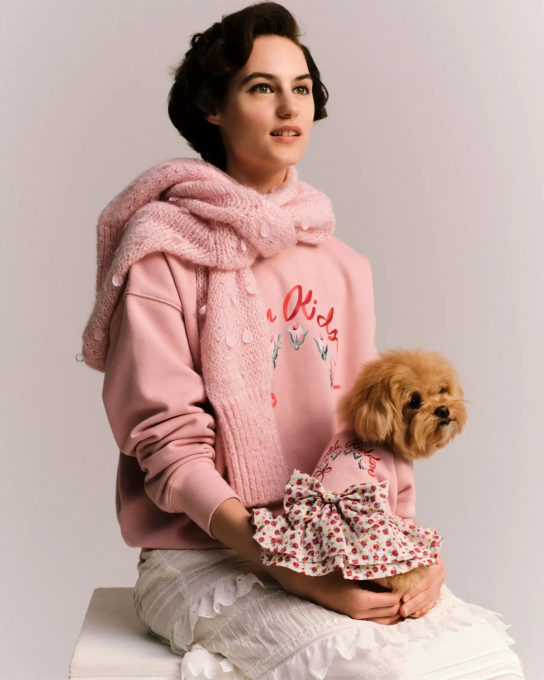 Cath Kidston（キャスキッドソン）｜英国の伝統的な花柄が可愛い。飼い主さんのバッグとお揃いコーデも楽しめる。