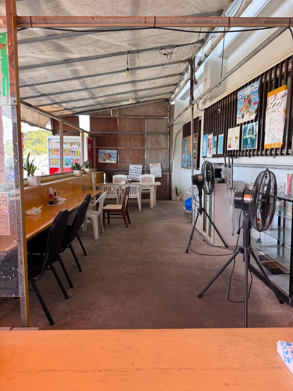 【沖縄県・犬同伴OK】丸吉食品｜愛犬と家庭的な雰囲気の中で、揚げたてのもずく料理を楽しめる