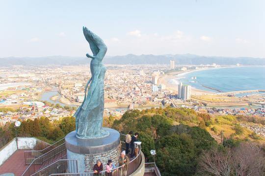 魚見塚展望台 誓いの丘